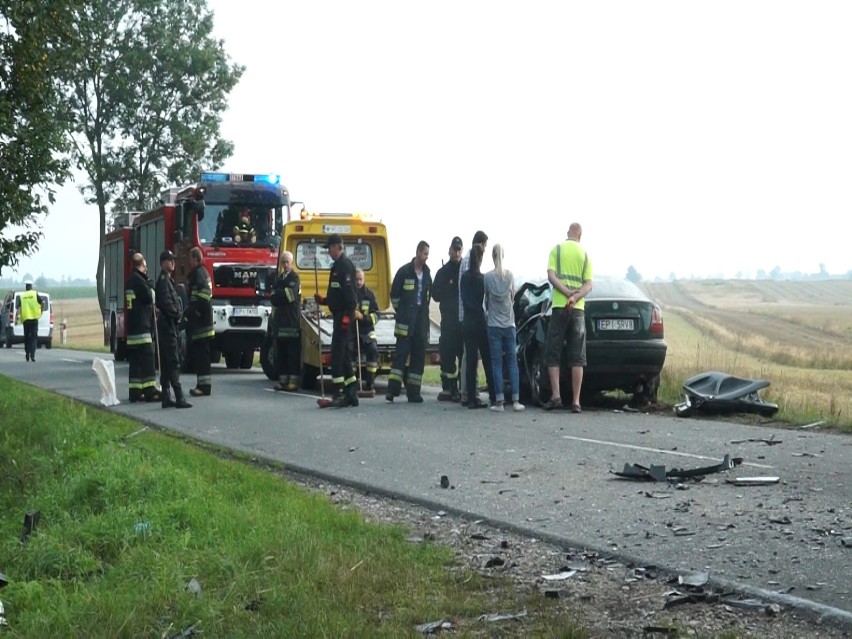 Tragiczny wypadek w Białej (gm. Sulejów) na drodze 742. Dwie...