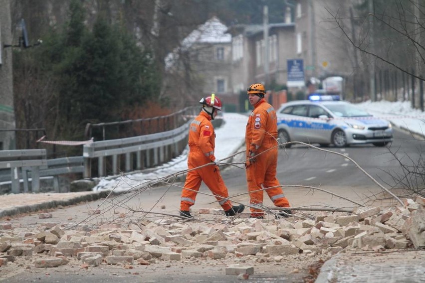 Katastrofa budowlana pod Wałbrzychem. Zablokowana droga na Dzierżoniów [ZDJĘCIA]