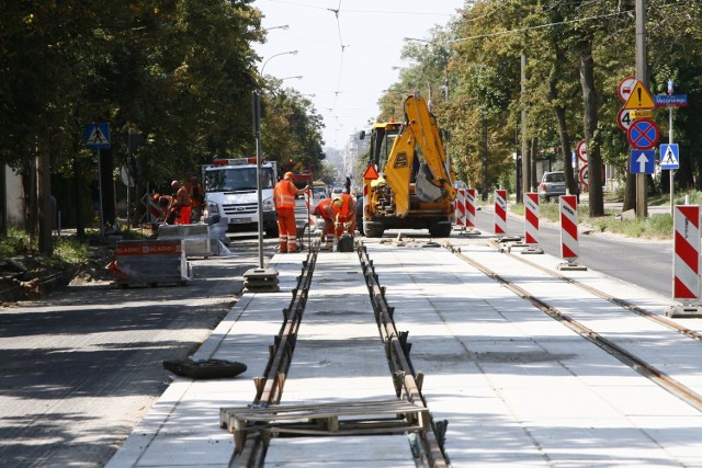 Od 1 września na ul. Narutowicza na odcinku między Kopcińskiego a Radiostacją będzie otwarta dla komunikacji i samochodów