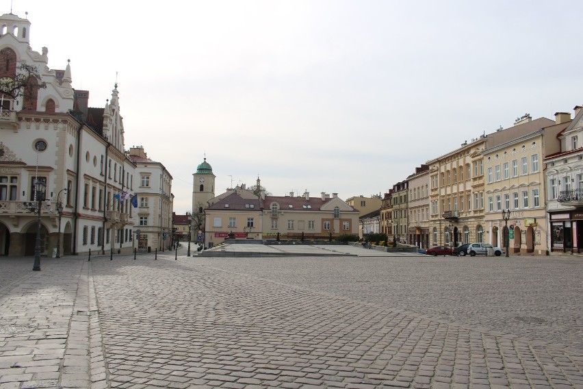 Z rzeszowskiego Rynku znikła dotychczasowa scena, na której...