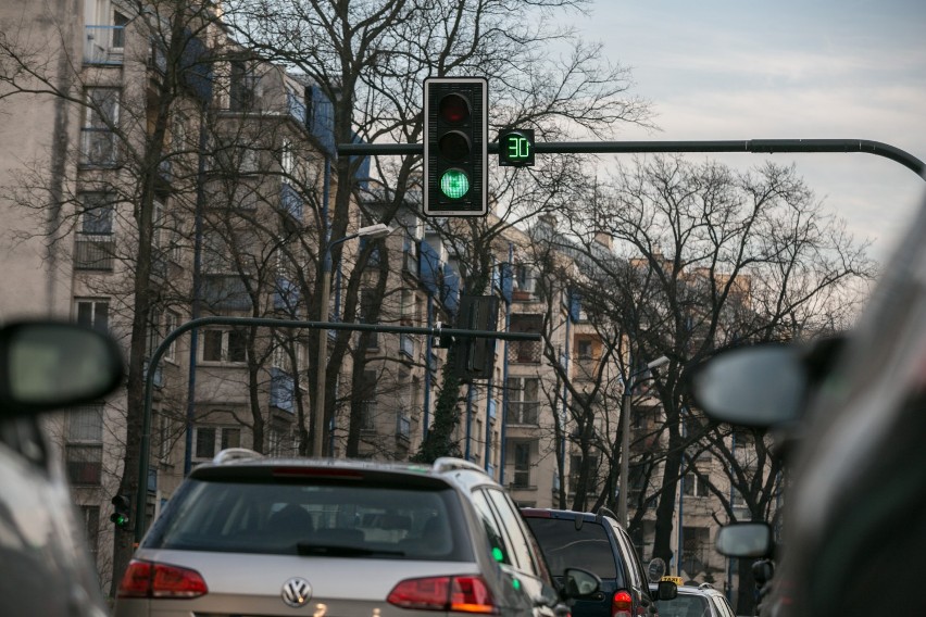 Kraków: sekundniki już na skrzyżowaniach [ZDJĘCIA]