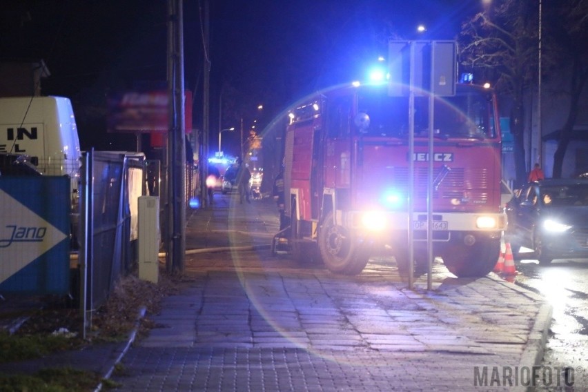 Pożar warsztatu samochodowego w Opolu.