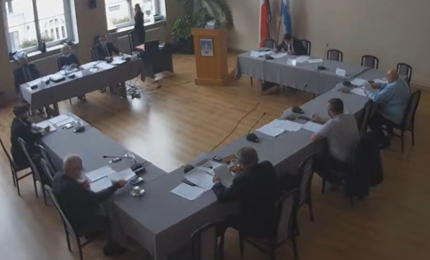 Na sesji rady miejskiej w Kożuchowie było 14 radnych....