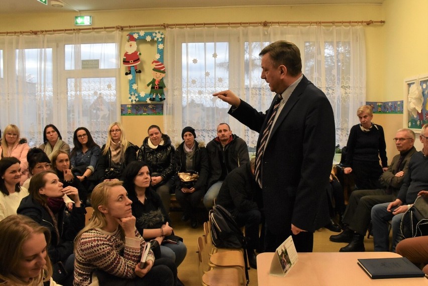 Spotkanie z rodzicami i władzami miasta w sprawie przedszkola Bajka
