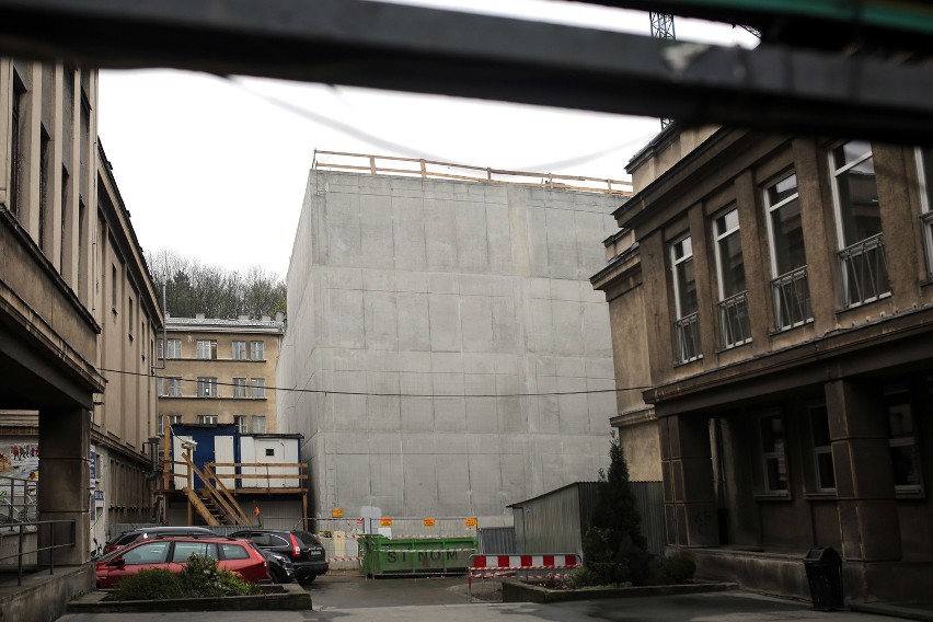 Kraków. Koniec Miejskiej Infrastruktury. Od dwóch lat nie zbudowała nawet parkingu [ZDJĘCIA]