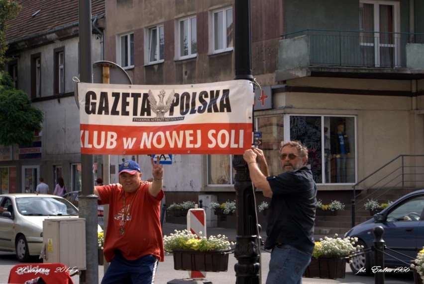 Happening uliczny „ Jedz Polskie Jabłka na złość Putinowi „