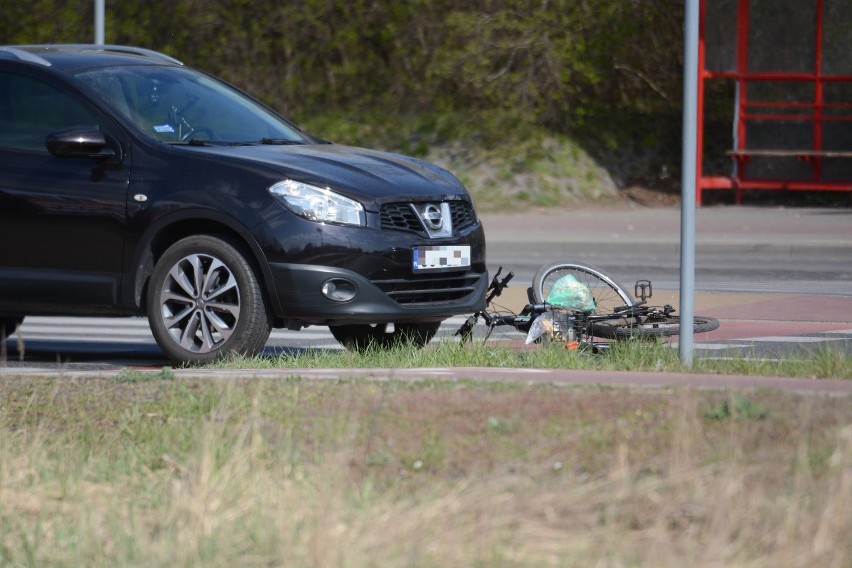 Rowerzysta potrącony na ul. Warszawskiej w Grudziądzu [wideo, zdjęcia]