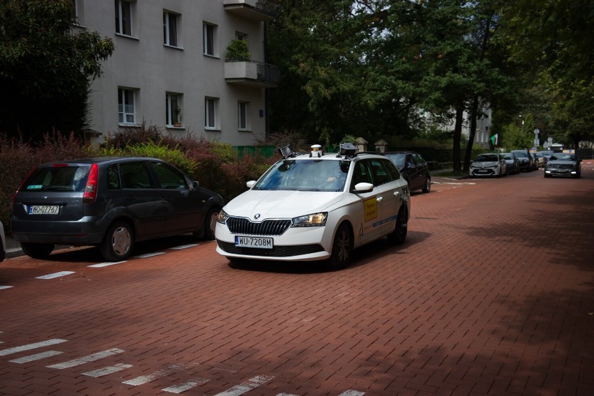 Warszawa. Na stołecznych ulicach pojawiły się tajemnicze samochody z kamerami