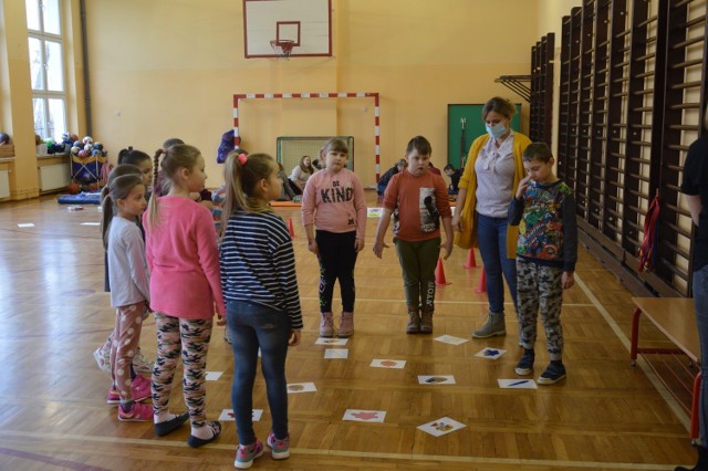 24 uczniów z gminy Brzozie bierze udział w zajęciach nowo otwartych Klubów Młodzieżowych
