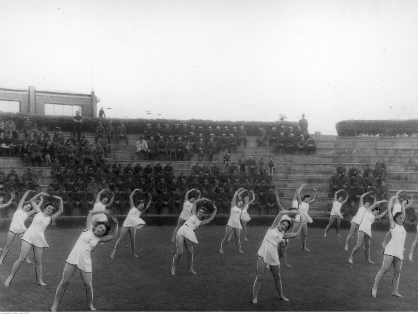 To był reprezentacyjny stadion Krakowa. Obiekt powstał przed wojną w sąsiedztwie Błoń. Teraz wybudują tam apartamenty [ZDJĘCIA]