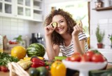 Dieta, która dobrze wpływa na mózg – co jeść, aby cieszyć się zdrowiem? Poznaj polecane menu, produkty i zasady
