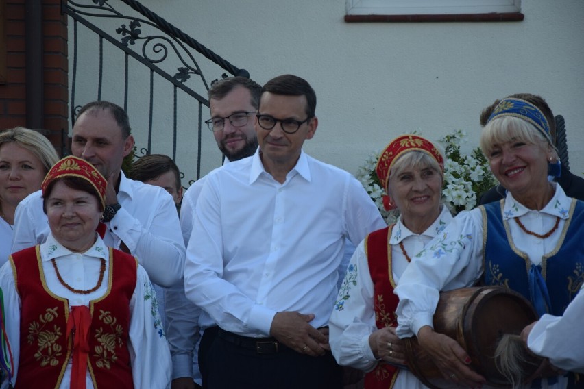 Wizyta premiera Mateusza Morawieckiego w gminie Linia. Szef rządu spotkał się z rolnikami i mówił o programie ubezpieczeń