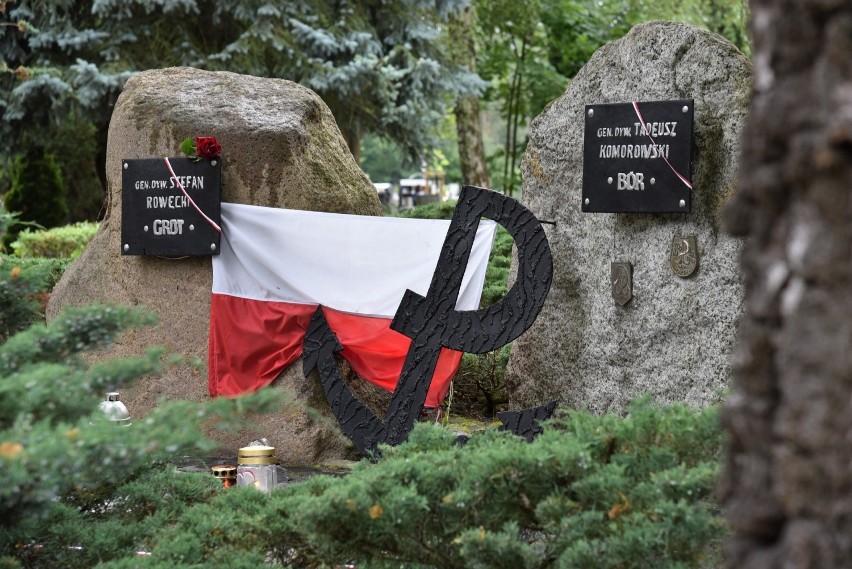 Obchody 77. rocznicy Powstania Warszawskiego odbyły się przy...