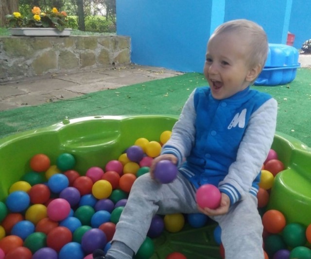 Dwuletni Jakub Magierski cierpi na ostrą białaczkę.