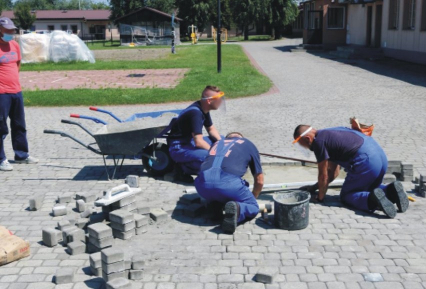 Nauka zawodu i praca pomagają osadzonym wrócić do normalnego...