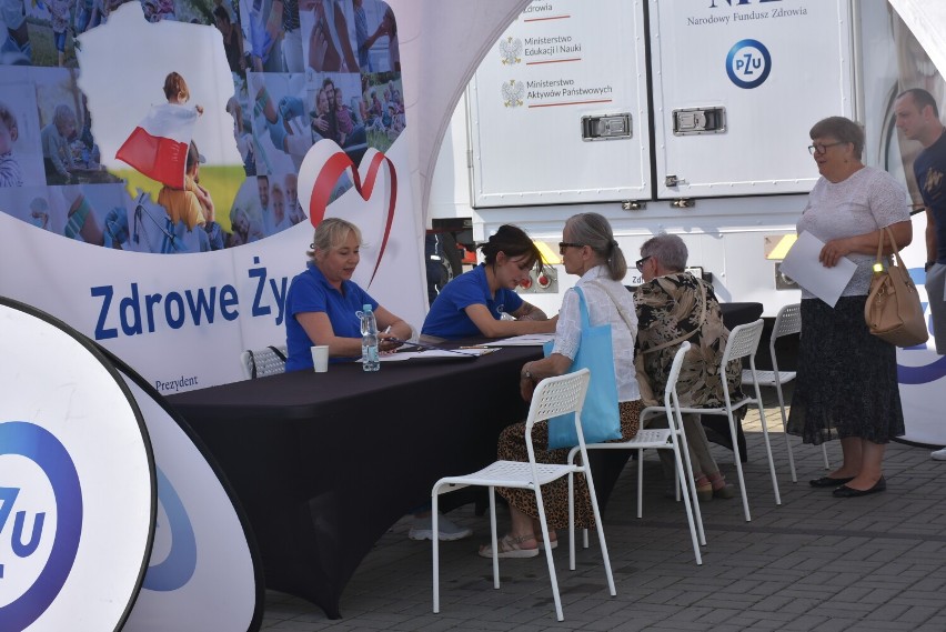 Tysiące osób skorzystało z badań i konsultacji podczas Mobilnej Strefy Zdrowia w Chełmie. Podsumowanie projektu „Zdrowe Życie” 