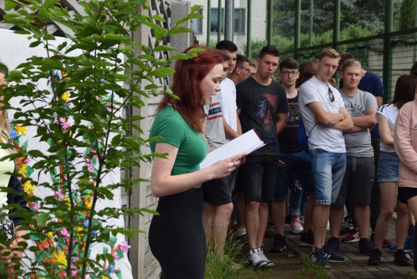 Uczniowie ZSP 3 w Gnieźnie wzięli udział w akcji "Drzewa Dla Europy 2019". Zobacz film i zdjęcia!