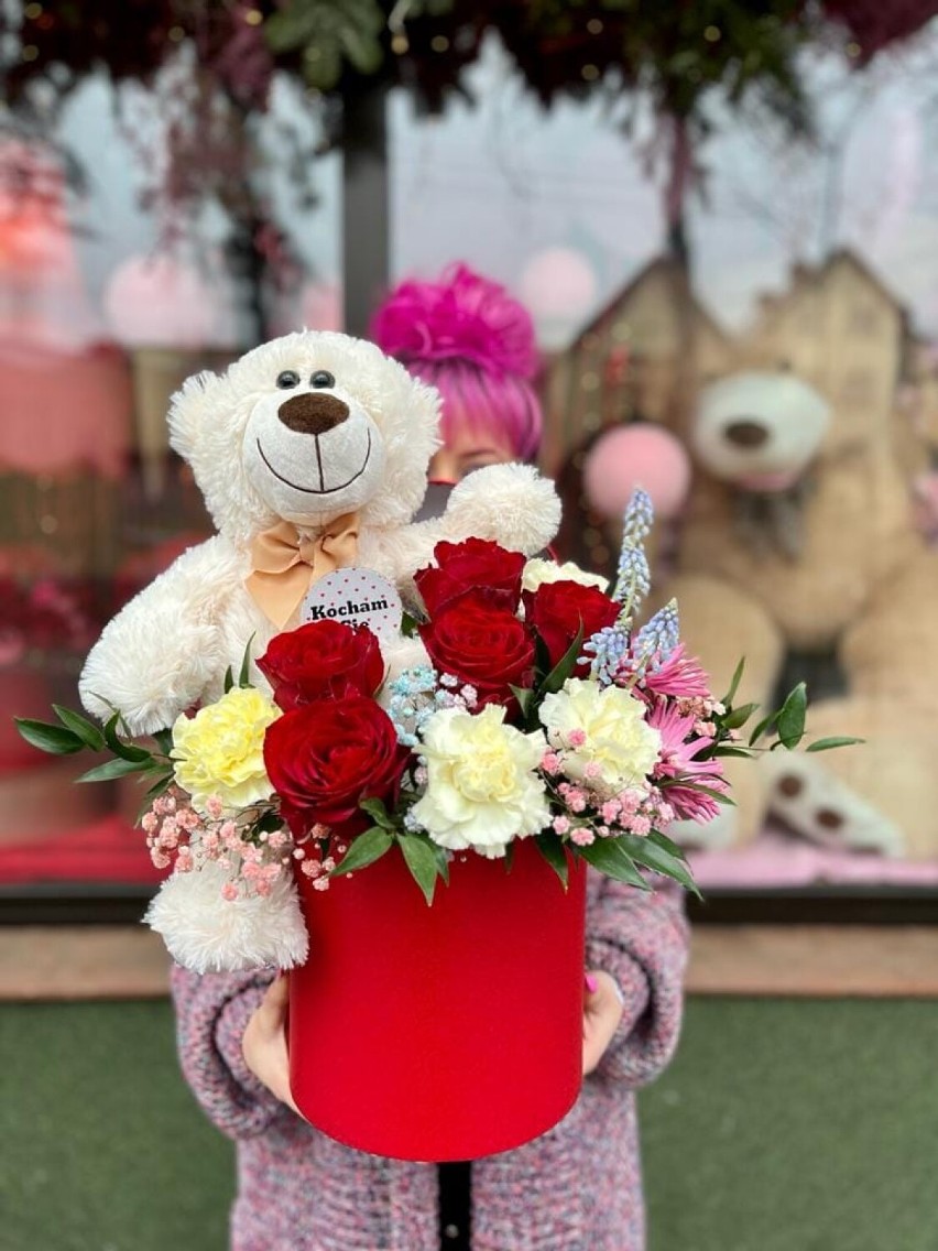 Walentynki 2023 w wieluńskich kwiaciarniach. Te kompozycje zachwycają 