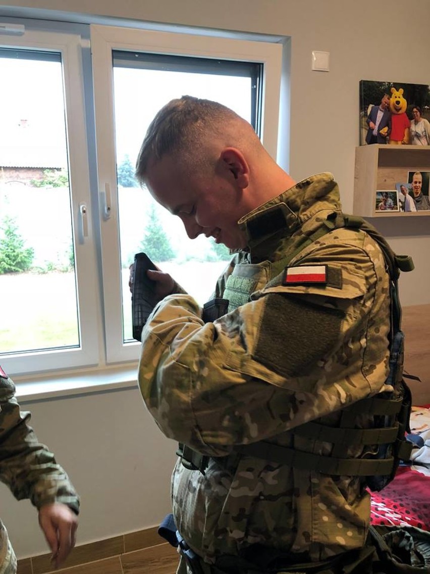 Dom Chłopaków w Broniszewicach odwiedził żołnierz elitarnej jednostki GROM, który spełnił marzenie jednego z chłopaków 