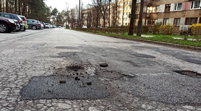 Tak wygląda ulica Armii Krajowej na olkuskim osiedlu Pakuska