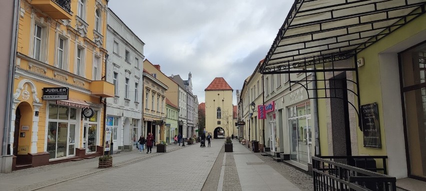 W centrum miasta zamontowane zostały nowe pojemniki na...