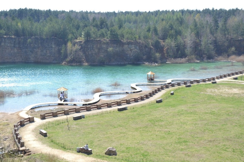 Park Gródek zachwyca. Lazurowa woda, strome klify. Prawie...