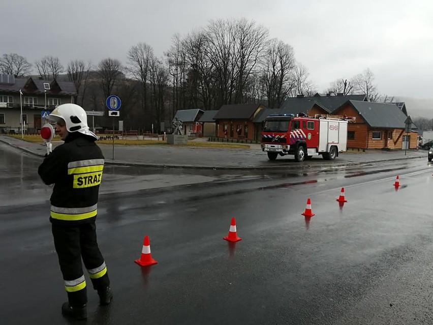 Kamienica/Limanowa. Zmarł pieszy potrącony przez auto