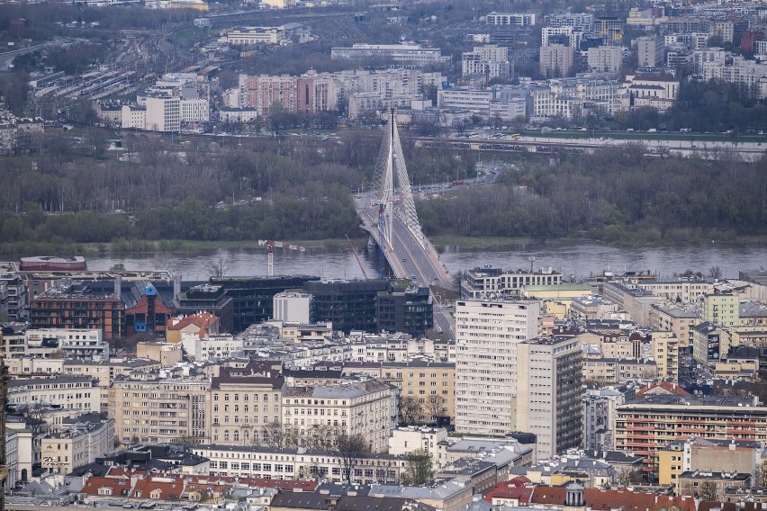 Widok z wieżowca Varso na wysokości ok. 200 metrów.