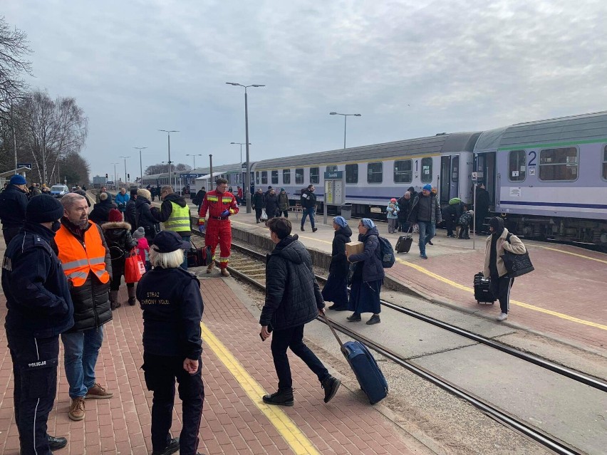 Suwałki. Miasto organizuje transporty międzynarodowe dla uchodźców 