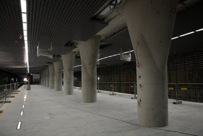 Stacja metra Rondo ONZ
