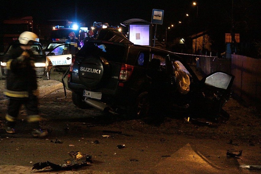 Tragiczny wypadek w Pomarzanach koło Krośniewic. Jedna osoba zginęła na miejscu [ZDJĘCIA]