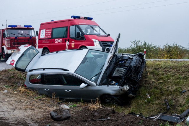W środę o godz. 13.30 miał miejsce groźny wypadek w gminie Białą Rawska. W miejscowości Żurawia zderzyły się trzy samochody. Kobieta trafiła do szpitala.