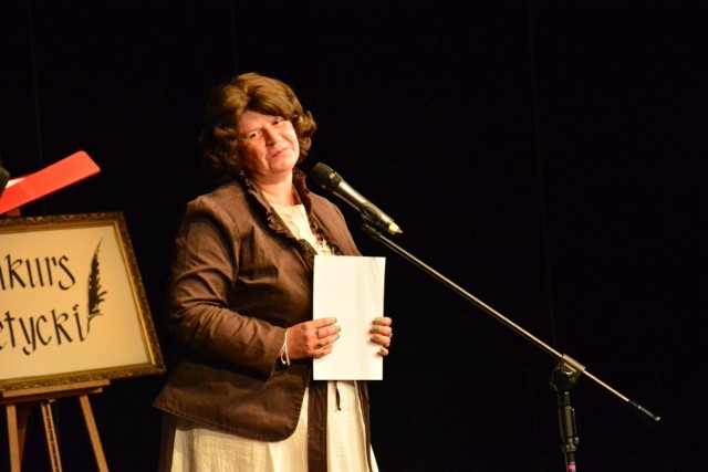 Anna Piliszewska, laureatka głównej nagrody w XVIII edycji Ogólnopolskiego Konkursu Poetyckiego.
