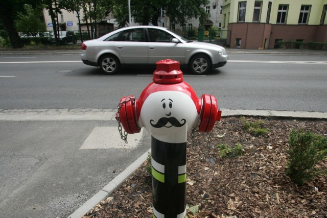 Kolejny radosny hydrant w Legnicy