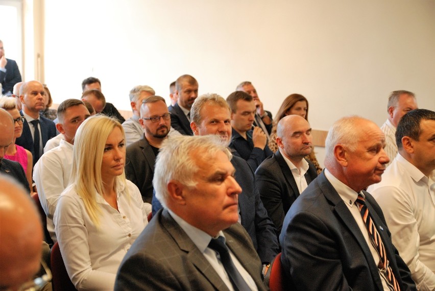 Wyższa Szkoła Kadr Menedżerskich w Koninie po raz kolejny zorganizowała Forum Samorządowe .