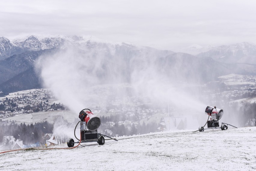 Podhale: Ośrodki narciarskie rozpoczęły śnieżenie stoków. Start sezonu już tuż tuż?