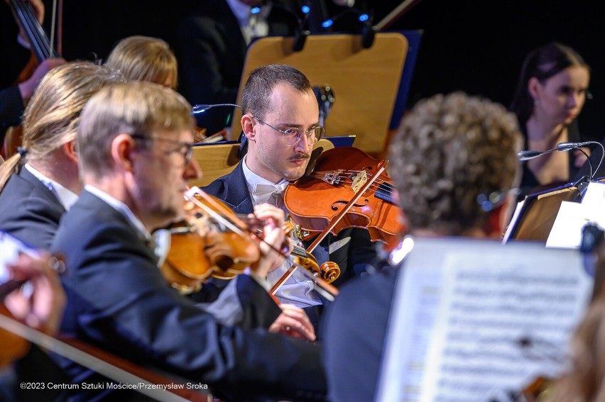Walce i polki Straussów zagrała Orkiestra Filharmonii...