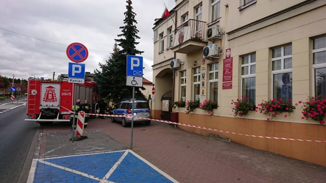 Alarm bombowy w Urzędzie Miejskim w Sulejowie spowodował ewakuację i przerwę w pracy urzędu