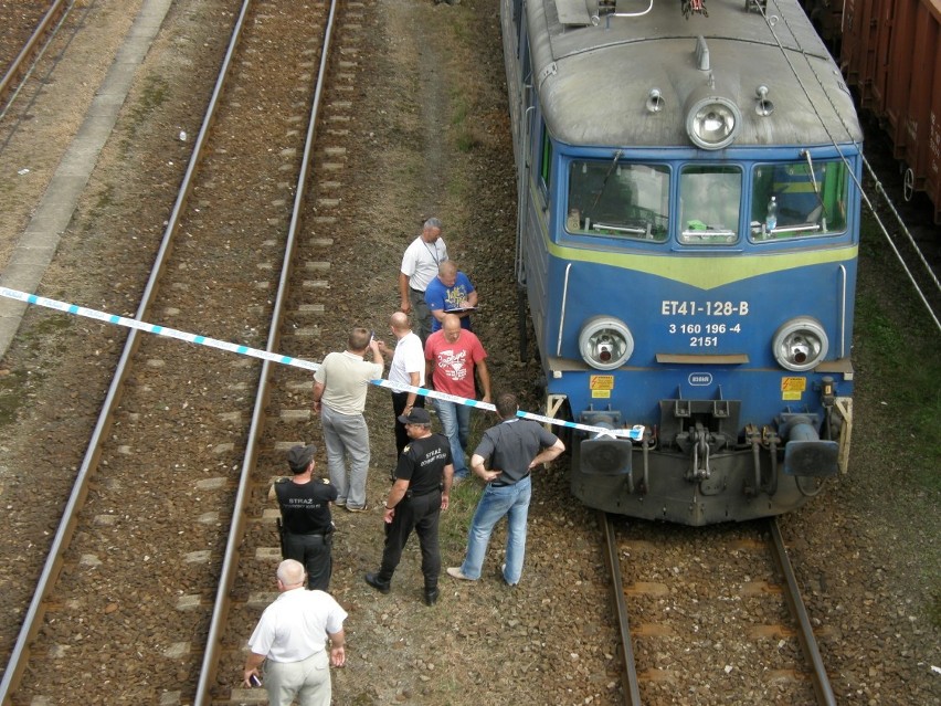 Tragedia na dworcu PKP w Nowym Sączu: mężczyzna rzucił się pod pociąg, zginął na miejscu [AKT.]