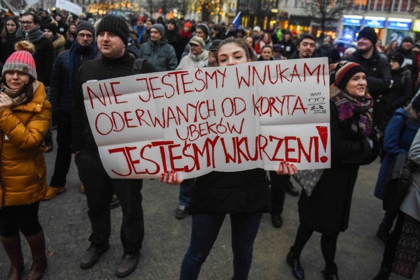 Protest studentów na placu Wolności w Poznaniu