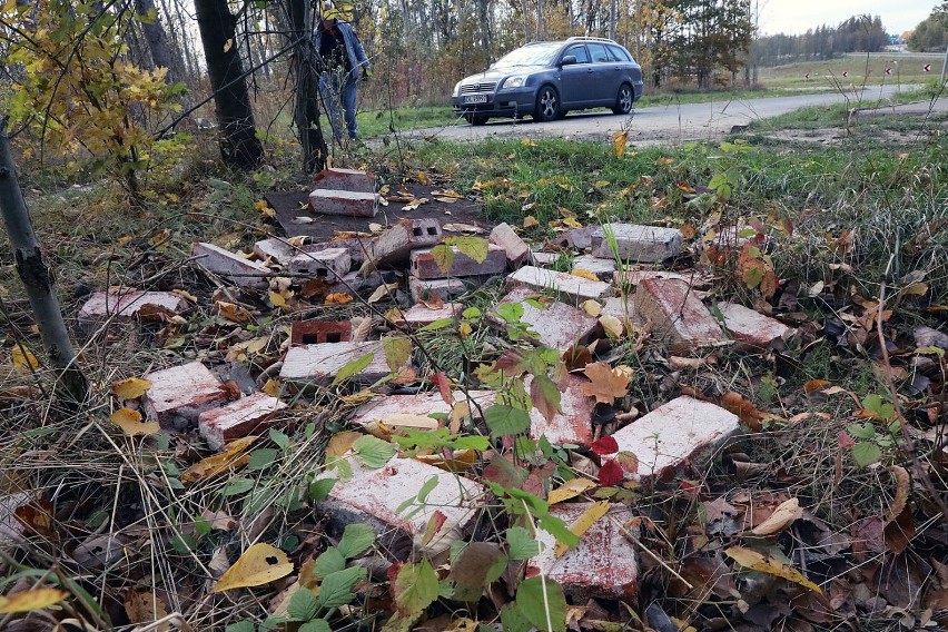 Dzikie wysypisko śmieci w Legnicy. To ulubione miejsce śmieciarzy, zobaczcie zdjęcia