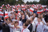 Polonez w Parku Solidarności - patriotyczny happening w Radomsku [ZDJĘCIA, FILM]