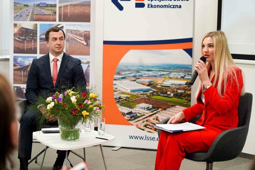 Legnica: Odbudowa Ukrainy, biznesowa konferencja w LSSE, zdjęcia