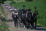 Pogrzeb Bordynowskiej Pani - mieszkańcy Syryni i Grabówki pożegnali baronową po raz drugi [ZDJĘCIA, WIDEO]