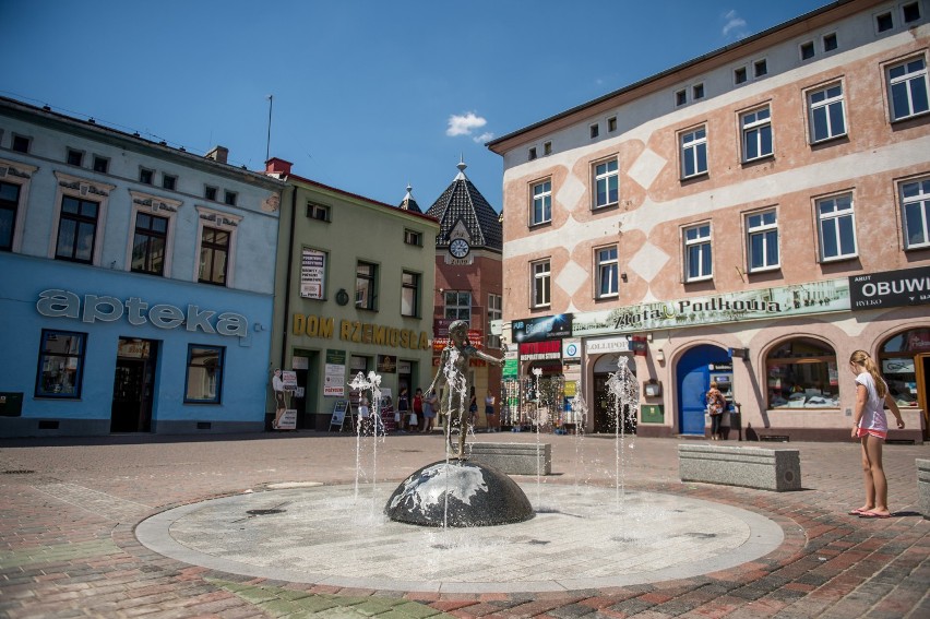 Lubliniec: fontanna na Rynku już gotowa. Kosztowała prawie 160 tys. zł [ZDJĘCIA]