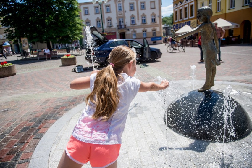 Lubliniec: fontanna na Rynku już gotowa. Kosztowała prawie 160 tys. zł [ZDJĘCIA]