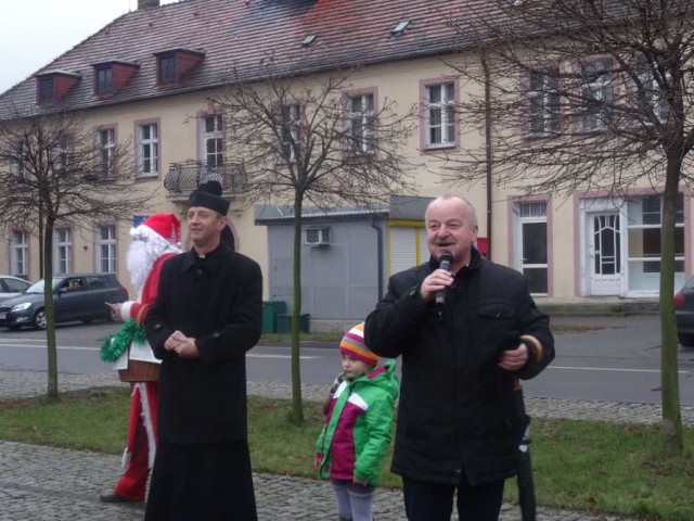 Wigilia w Budzyniu. Mieszkańcy spotkali się na Rynku [ZDJĘCIA]