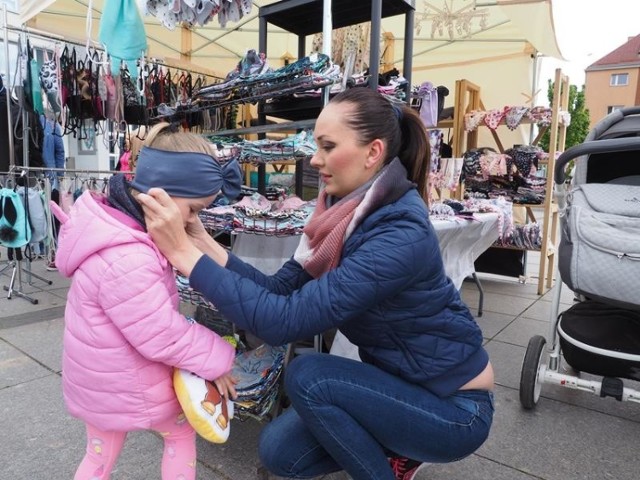 W dniach 1-5 maja na Rynku Staromiejskim w Koszalinie odbywa się jarmark "Tęczowe Jarmarki". W tych dniach wystawcy sprzedają swoje rękodzieła, pieczona jest zwierzyna oraz zapewniane atrakcje dla dzieci.

