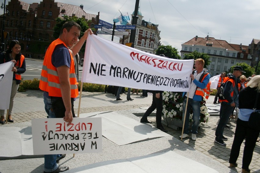 Toruń: Manifestacja pracowników Arriva RP [ZDJĘCIA]