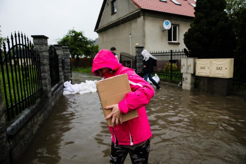 Intensywny deszcz podtopił Kraków. Prezydent ogłosił alarm przeciwpowodziowy